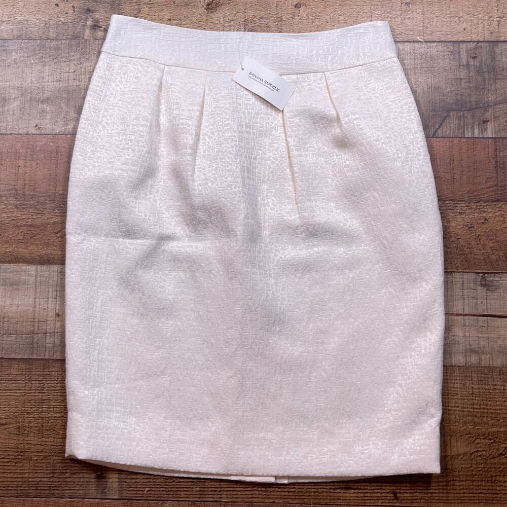 Banana Republic NWT Lined Ivory Skirt size 4